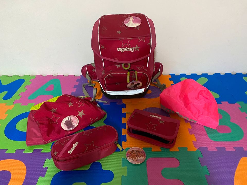 Ergobag, Schulranzen-Set pink mit Sternen + Rechenkette in Pulheim