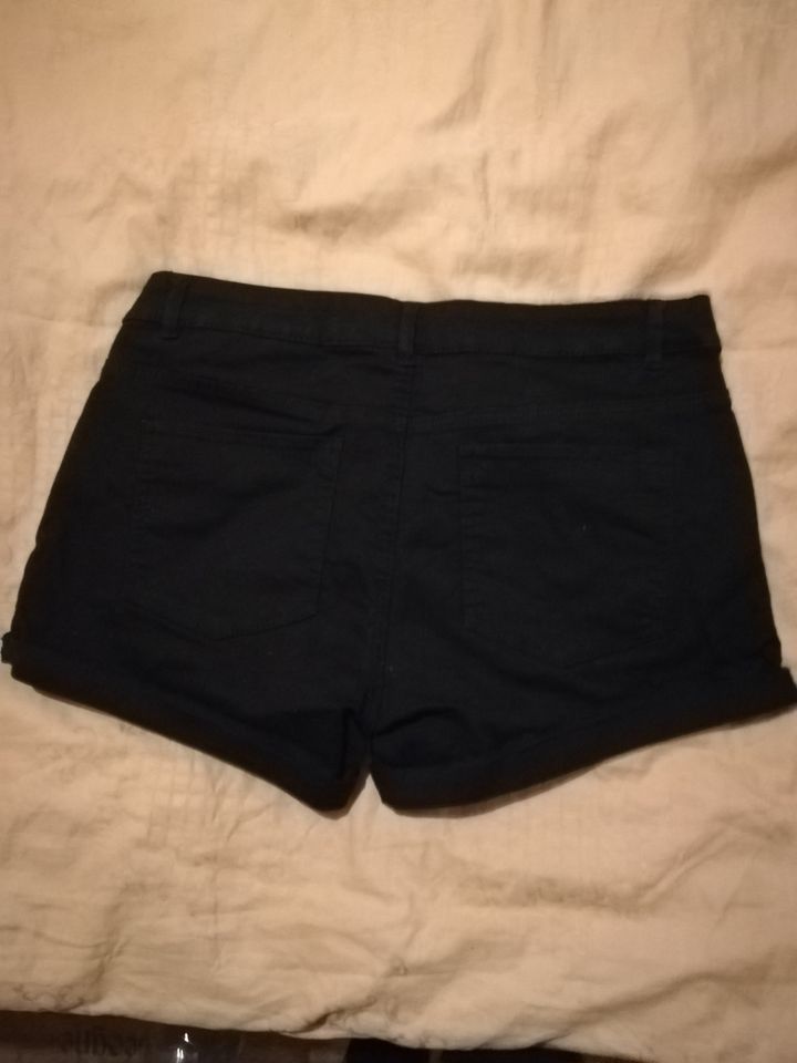 Hot Pants Gr 38 H&M in Tüßling