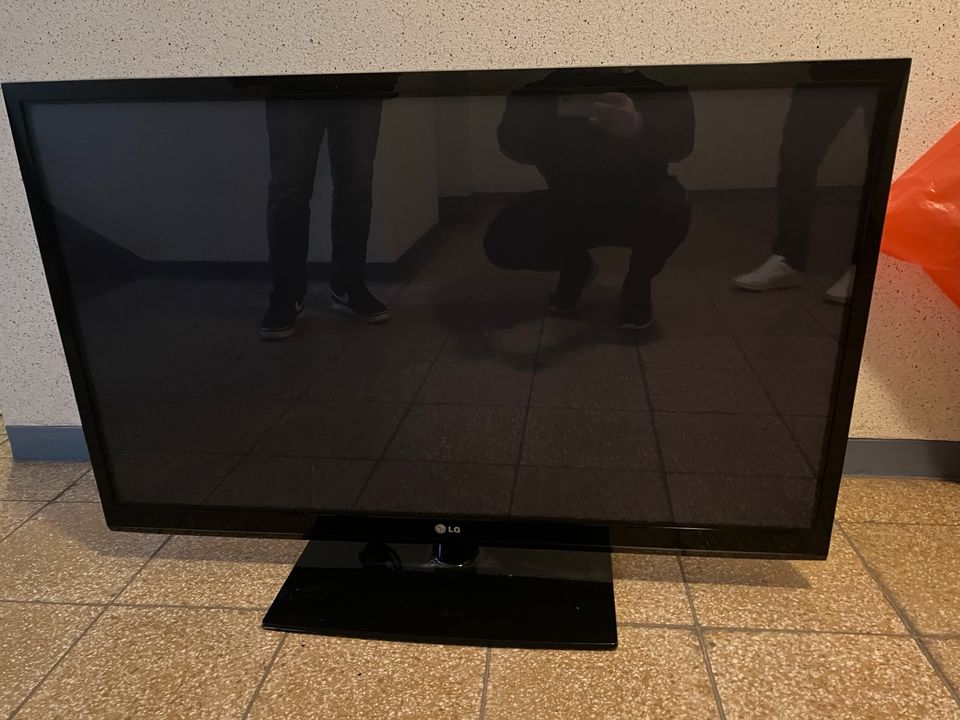 LG TV 50PK350 defekt für Bastler! in Berlin