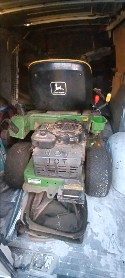 SUCHE  John Deere Rasentraktor Aufsitzmäher zum  Bastler in Hamburg