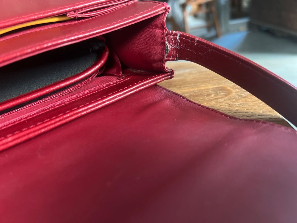 Neuwertige Handtasche von Mandarina Duck in Pansdorf