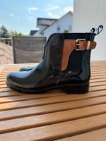 schwarze Gummi-Stiefeletten von Tommy Hilfiger in Gr.41 Nordrhein-Westfalen - Drolshagen Vorschau