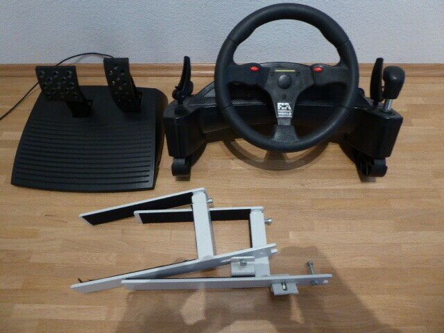 PC-Zubehör Thrustmaster Racing Wheel und Pedalset in Gönnheim