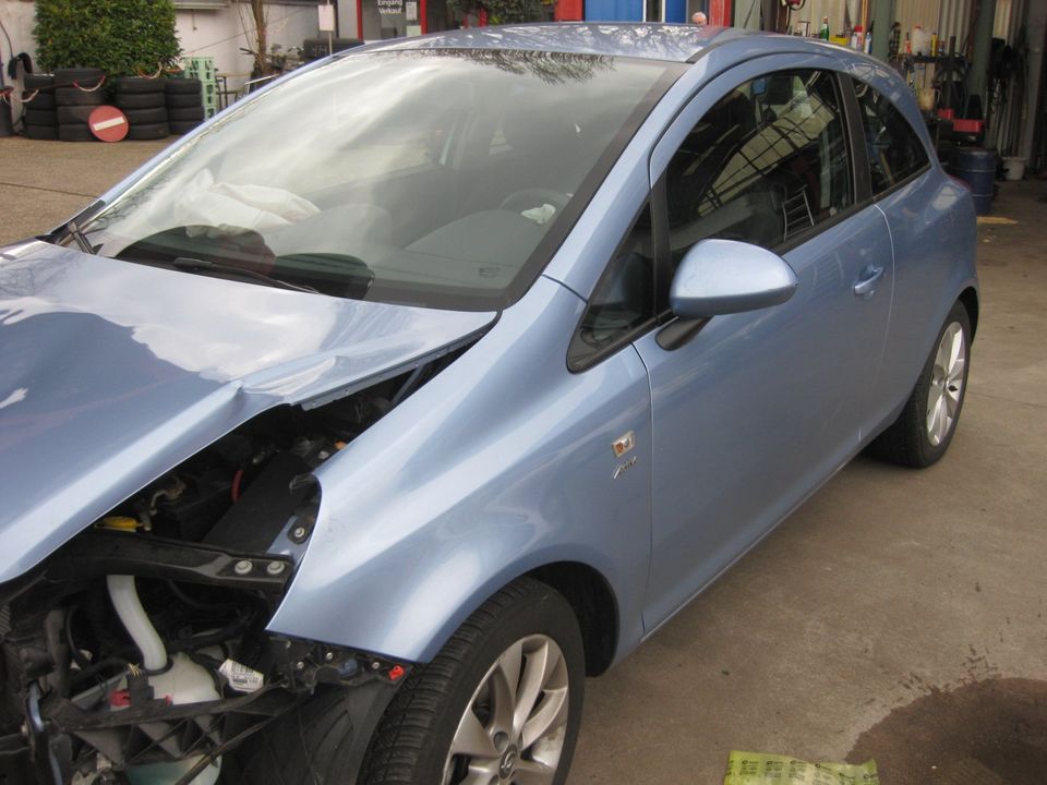 Ersatzteile OPEL Corsa D,schwarz-Z22C+Crinan-Blue GYH+Silber Z157 in Köln