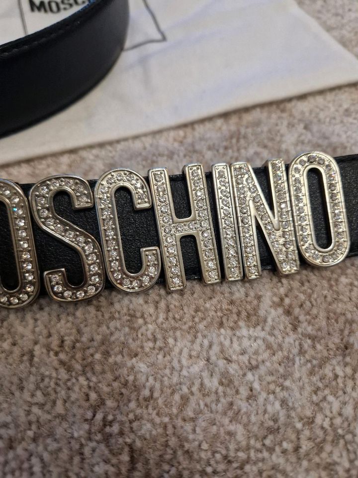 Moschino Gürtel in Hamburg