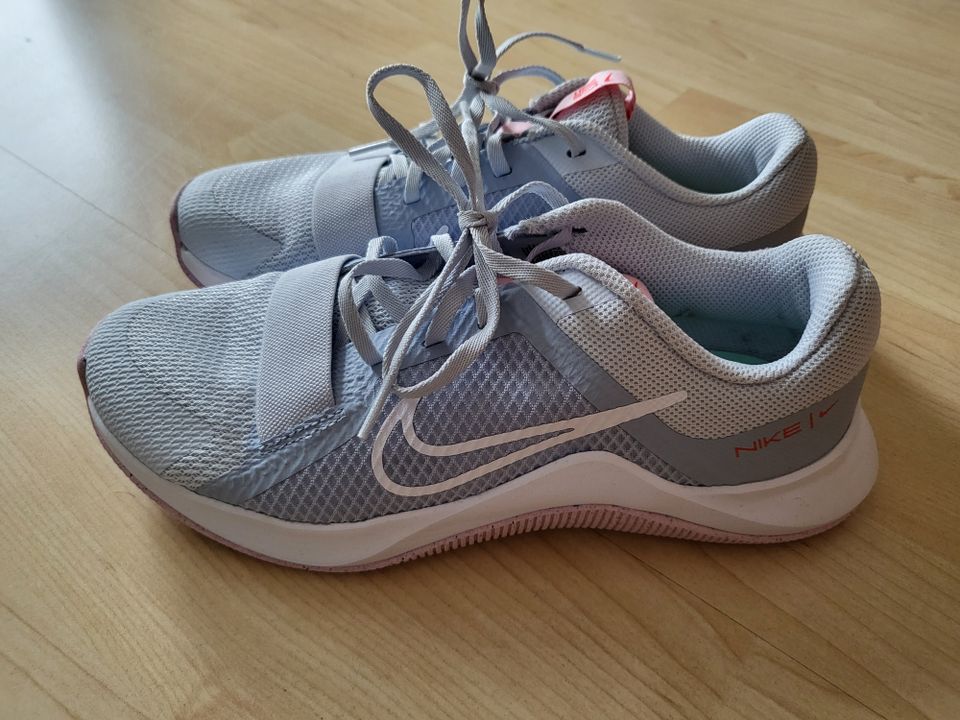 Turnschuhe Workout MC Trainer 2 nike wie neu Gr. 38,5 in Hausach