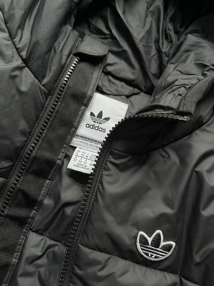 Adidas Damen Winterjacke in Bad Segeberg