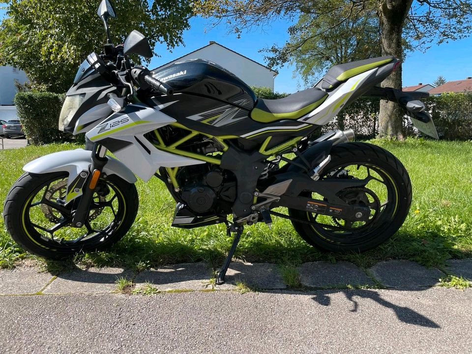 Kawasaki Z 125 in Oberschleißheim