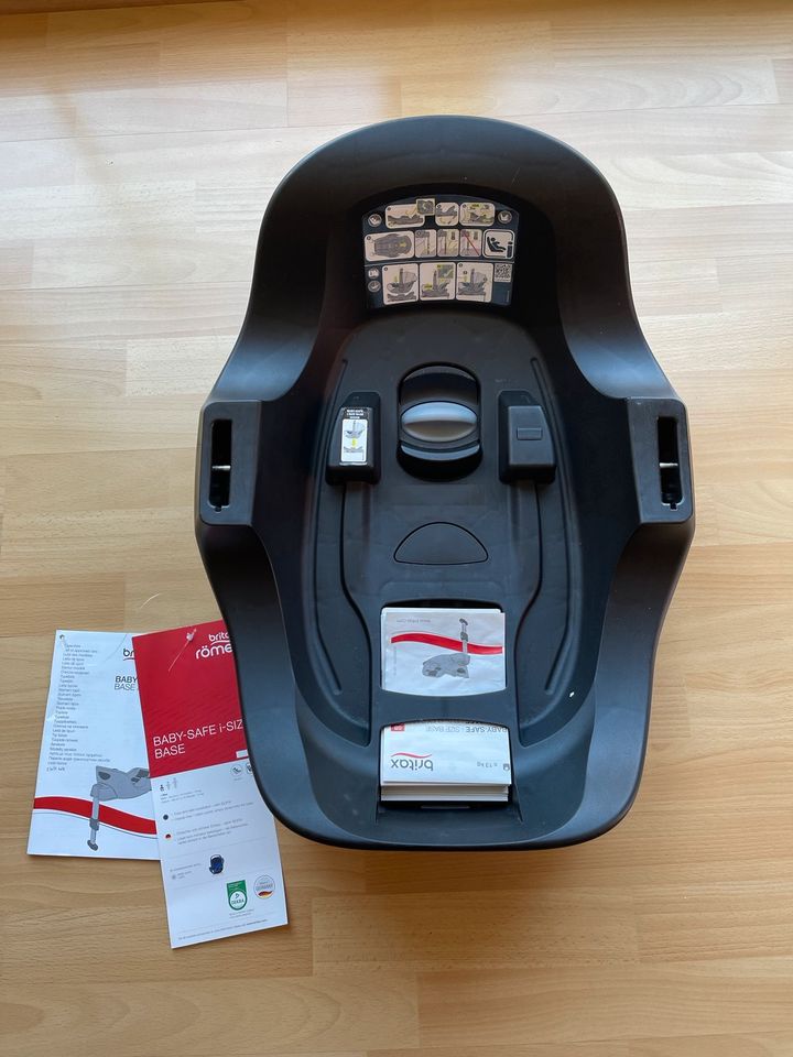 Babyschale Britax Römer BabySafe 2 i-Size mit Isofix-Station in Hamburg