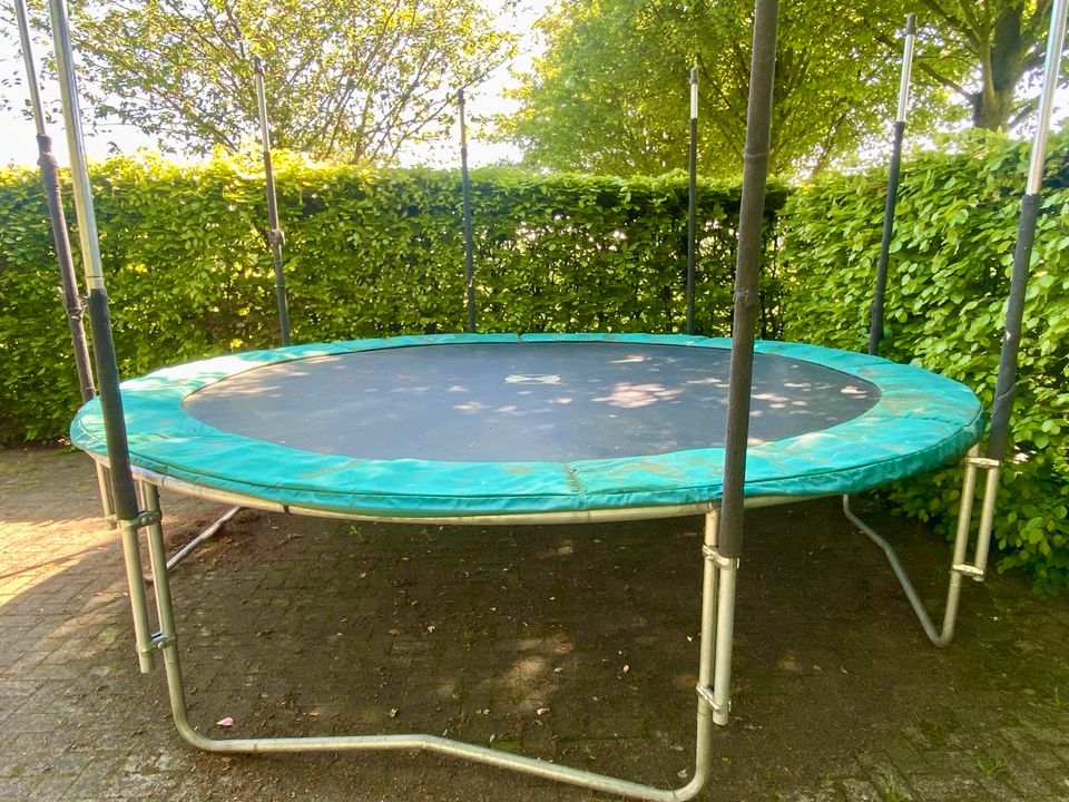 Trampolin. in Isselburg