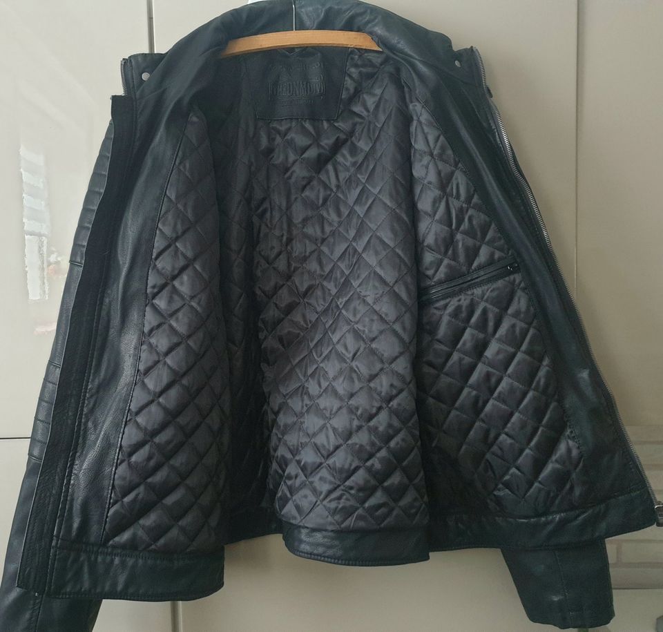 Herrenjacke, Motorrad/Lederjackestyle, Gr.XXL, schwarz in Köln