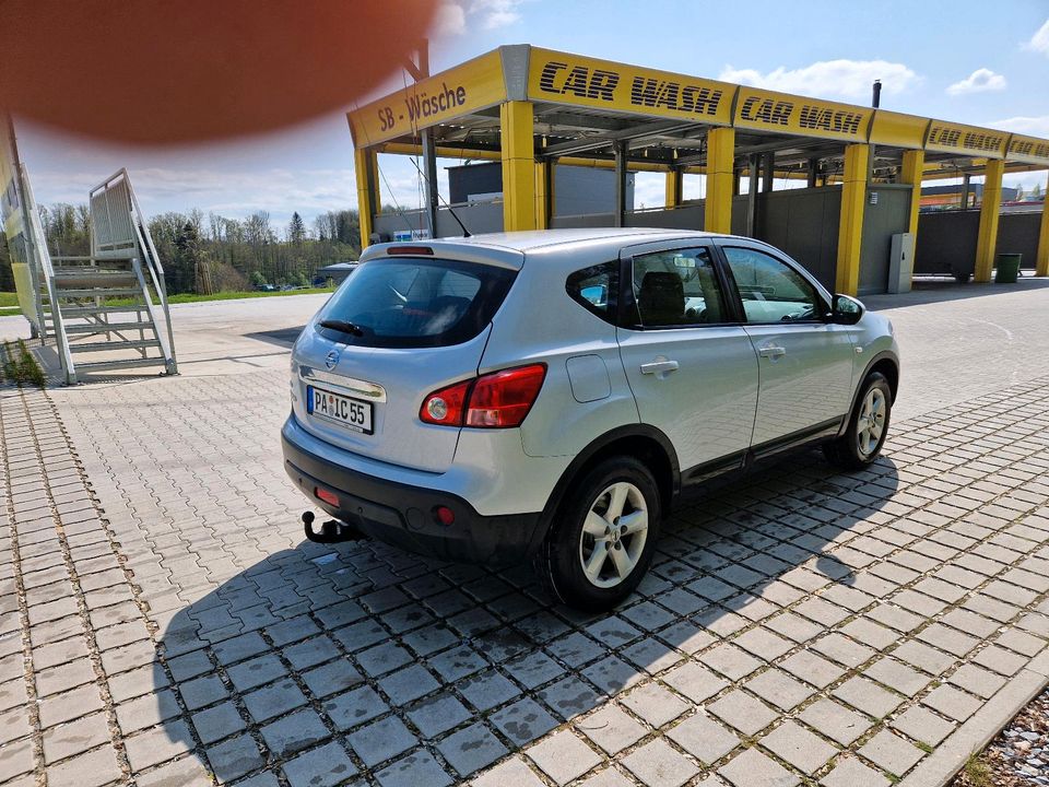 Nissan Qasqai 1.6 benzin mit Tüv bis 12.2025 in Ruderting