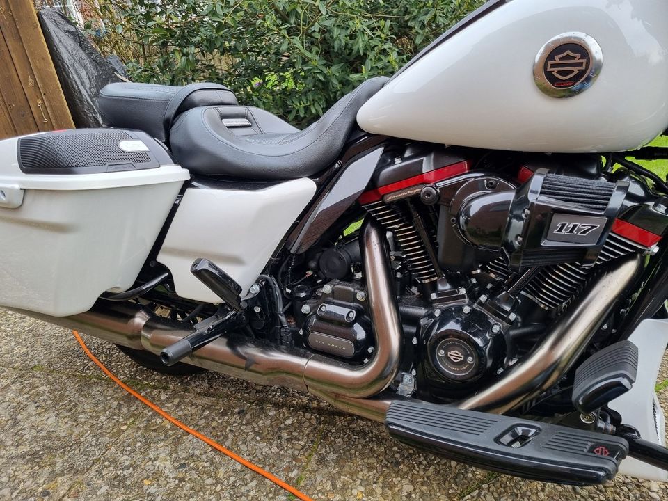 Harley Davidson Street Glide CVO 5HD in Isenbüttel