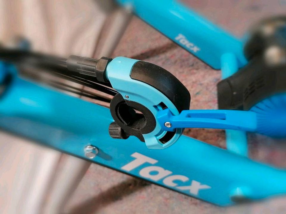 Tacx - Rollentrainer +Reifen in Erkner