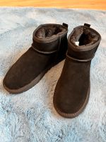 Schwarze flauschige Winterstiefel *NEU* Hessen - Mörlenbach Vorschau