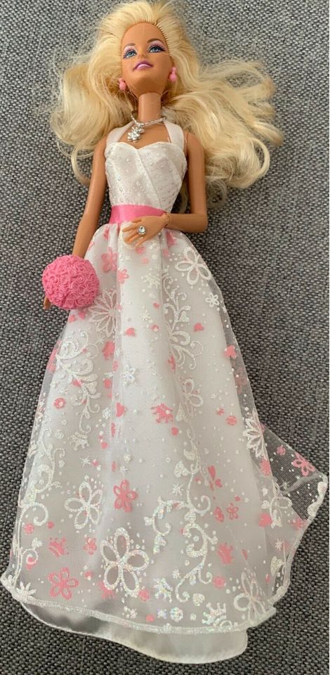 Mattel Barbie Braut / Hochzeit inkl. Zubehör in Neumünster