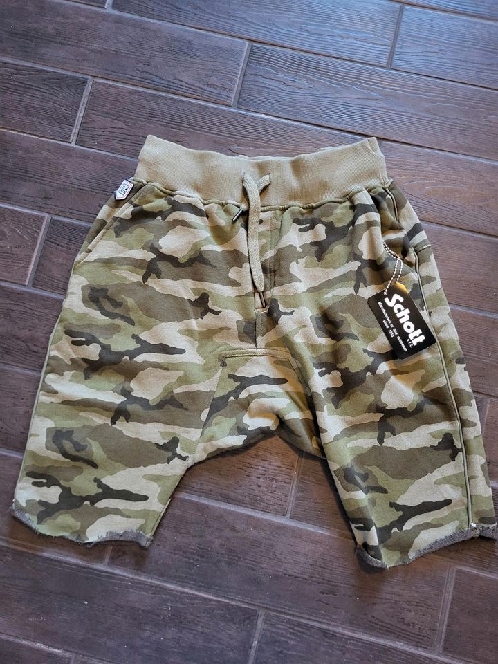 SCHOTT N.Y.C. / USA, Gr. S, Shorts, Bermudas Camoflage NEU! in Berlin