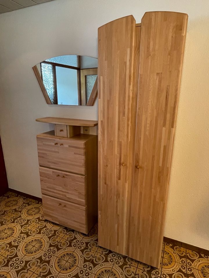 Garderobe mit Spiegel in Hechingen