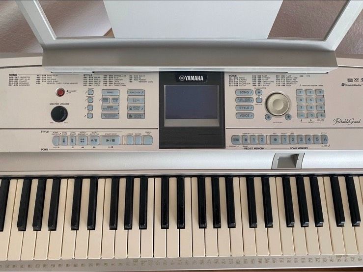 Yamaha DGX-505, Elektrisches Piano Klavier in Markkleeberg