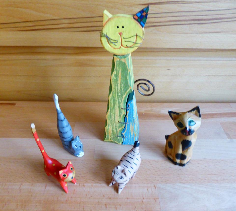 5 Katzen Holz Figuren Künstler Handwerk - für Katzenfreunde in Passau
