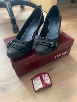 Elegante Wildleder Pumps mit Metallschnalle Niedersachsen - Delmenhorst Vorschau