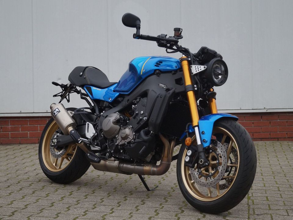 Yamaha XSR900 Akrapovic in Versen