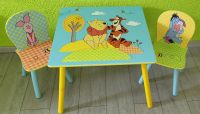 Kindertisch und 2 Stühle von Winnie Puuh Sachsen - Döbeln Vorschau