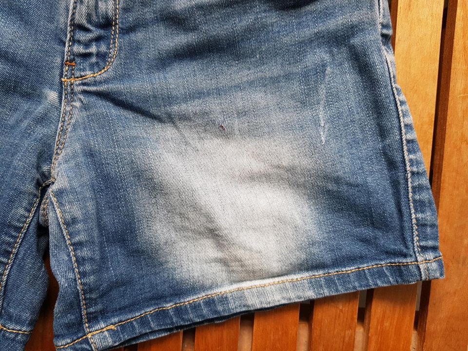 Zara Jeans Shorts kurze Hose Girls XS 34 164 kaum getragen in Oranienburg