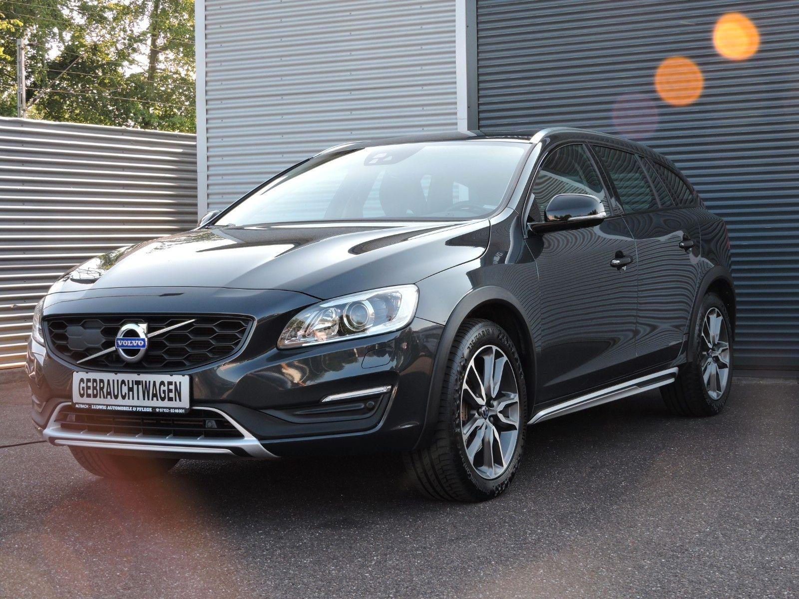 Abbildung des Autos Volvo V60 Cross Country …