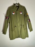 Verkaufe Jacke mit Patches Größe L Niedersachsen - Varel Vorschau