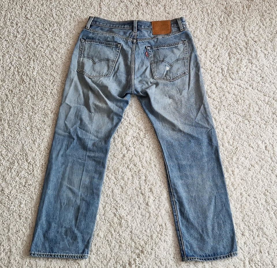 Levi's Jeans Größe W32 L30 in Berlin