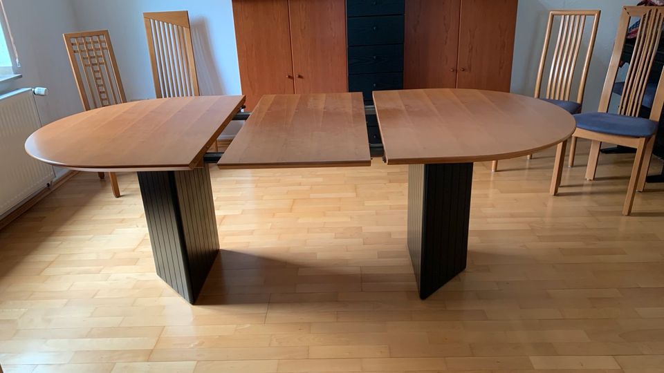 Esszimmer Tisch Kirsche Massivholz mit 8 Stühlen in Hückelhoven
