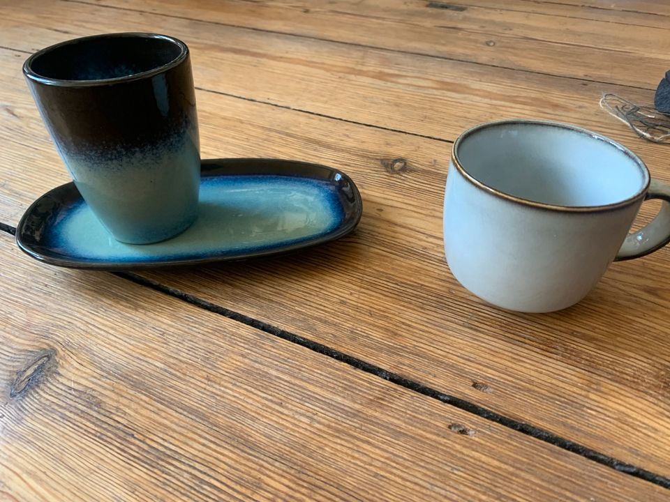 Keramik Tasse mit Untersetzer in Hamburg