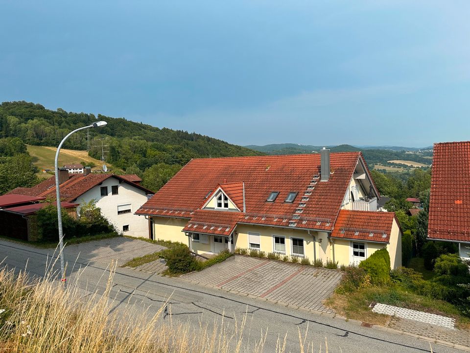 Wohnung mit Flair wartet auf neuen Eigentümer! in Perlesreut