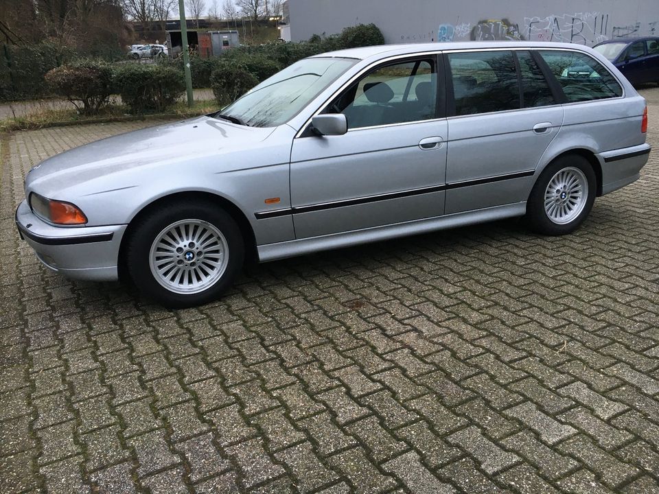 BMW e39 528i Touring Leder AHK TÜV 09/25 in Bochum