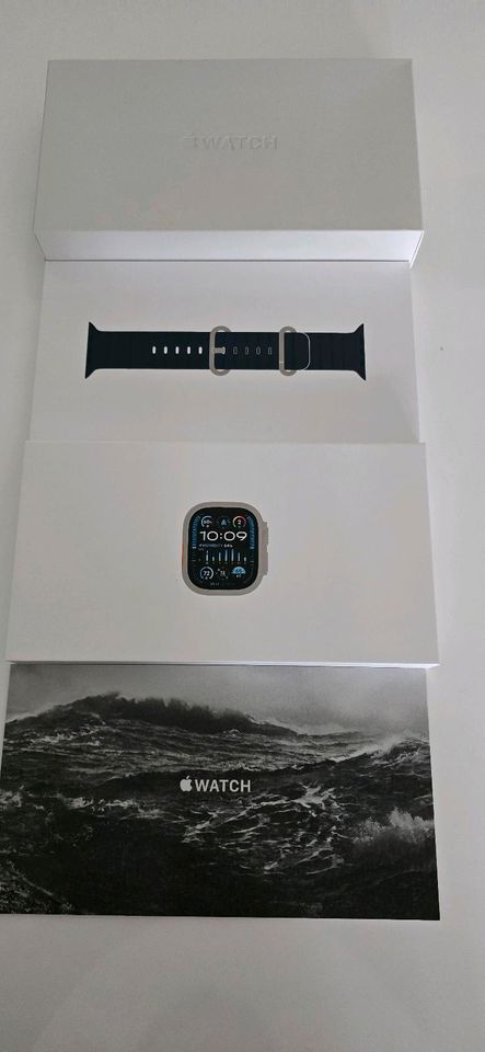 Apple Watch Ultra 2 49mm Titangehäuse mit Ocean Armband in Hennigsdorf