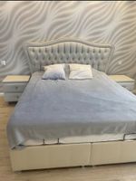 Bett mit Bettkasten inkl. Matratze und 2 Nachtkommoden Niedersachsen - Seevetal Vorschau