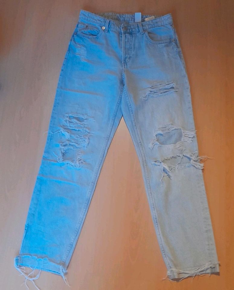 Jeans h&m boyfriend low waist blau Gr. 34 in Tutzing
