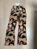 Mango Hose Gr. M 38 Paisley Schlager 70er Party Niedersachsen - Hemmingen Vorschau