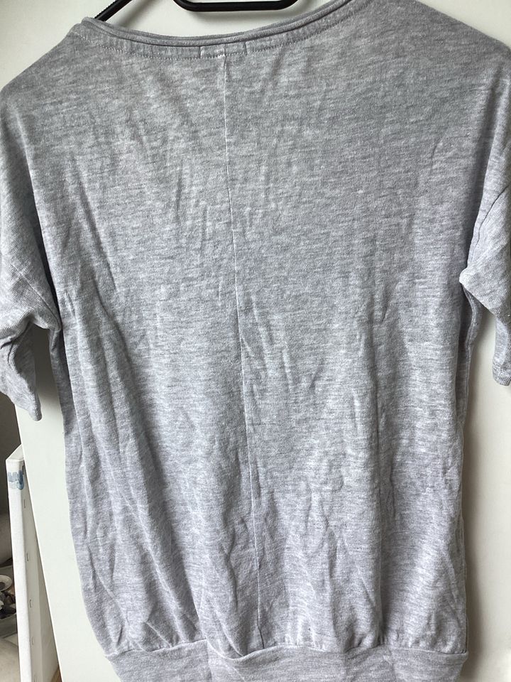 Esprit Tshirt Gr. XS in Langenfeld