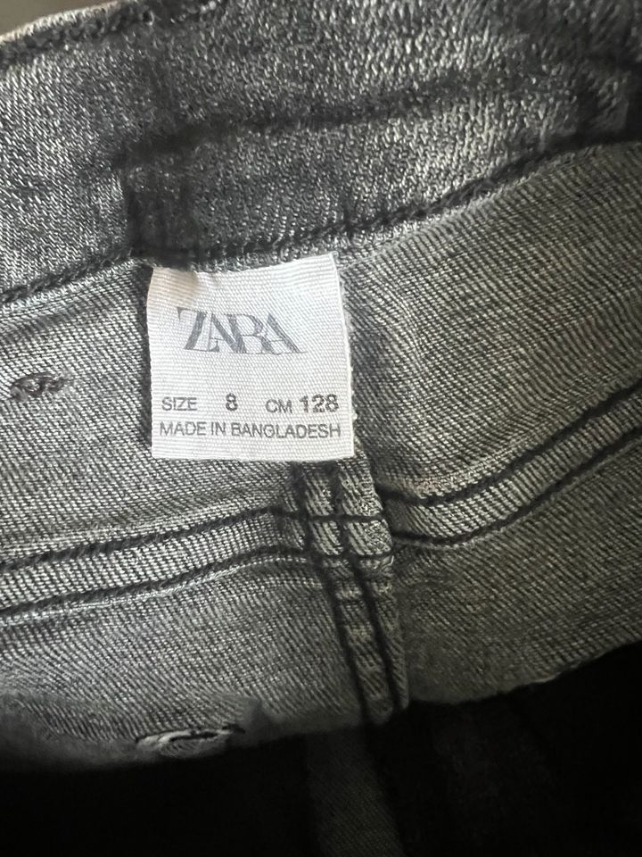 Zara Skinny Jeans 128 in München