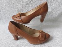 NEU hochwertige Högl Leder Pumps Gr. 6.5 Nordrhein-Westfalen - Uedem Vorschau