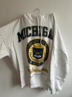 Hoodie/Pullover Bershka weiß Hessen - Wiesbaden Vorschau