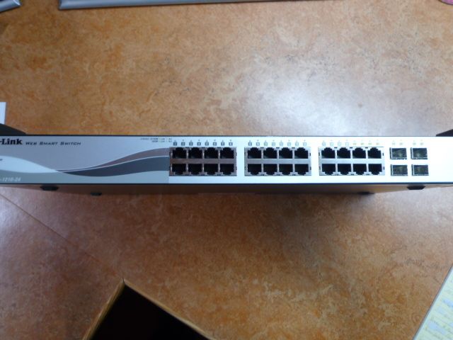 D-Link DGS-1210-24 24-fach Switch plus 4 Glasfaser Ports in Isernhagen