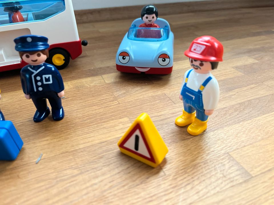 Set Playmobil 123 Bus und Auto mit Figuren in Löwenberger Land