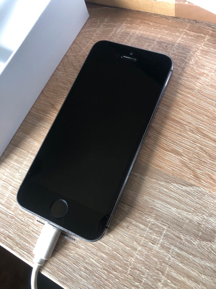 Apple iPhone 5s - 32GB - Space Grau (Ohne Simlock) A1457 (GSM) in Heidelberg