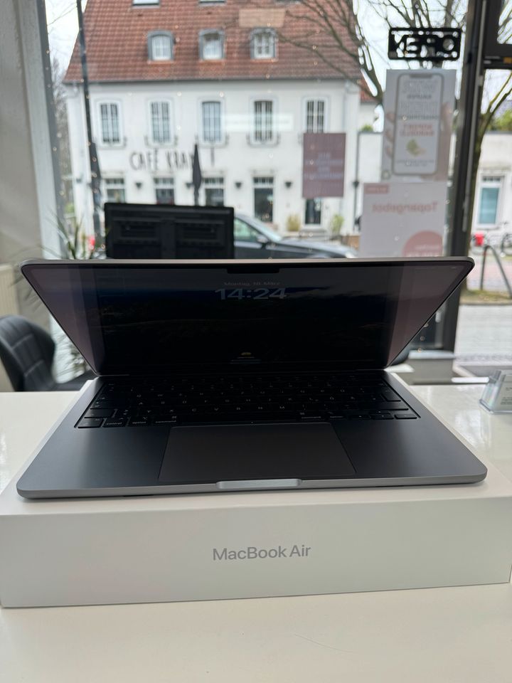 Apple MacBook Air mit Apple M2 Chip in Bottrop