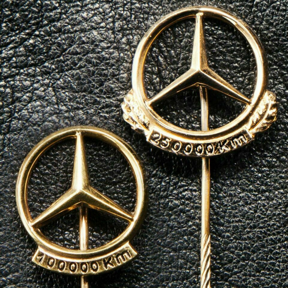 Polierter Mercedes Benz Daimler Gold Silber Pin 100.000 - 250.000 Sammler Neuwertig Top Versand Händler DHL Geschenk Echt in Igel