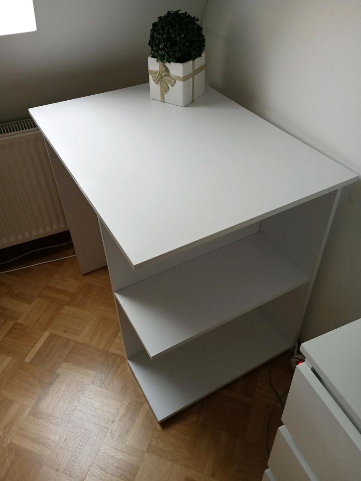 Schreibtisch Vicco klein nur 82 Breite weiß in Dresden