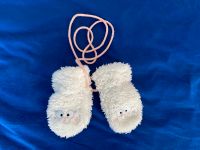 Baby Handschuhe mit Gesicht , flauschig , 0-3 Monate Nordrhein-Westfalen - Rheinberg Vorschau